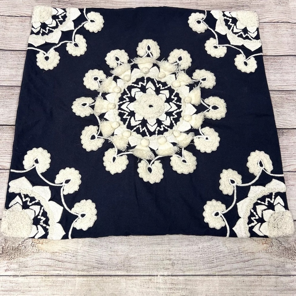 POTTERY BARN Pom Pom Medalion Pillow Cover